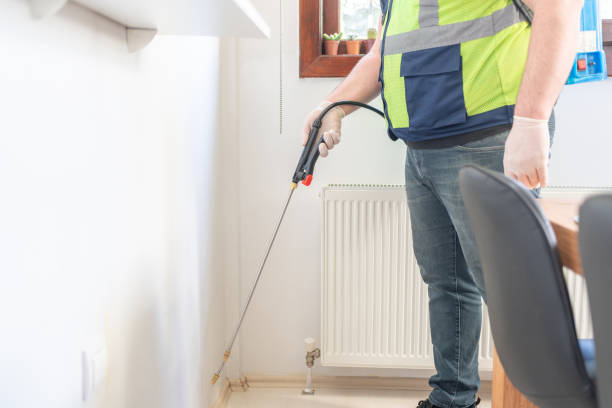 Best Residential Pest Control  in Clinton, IA